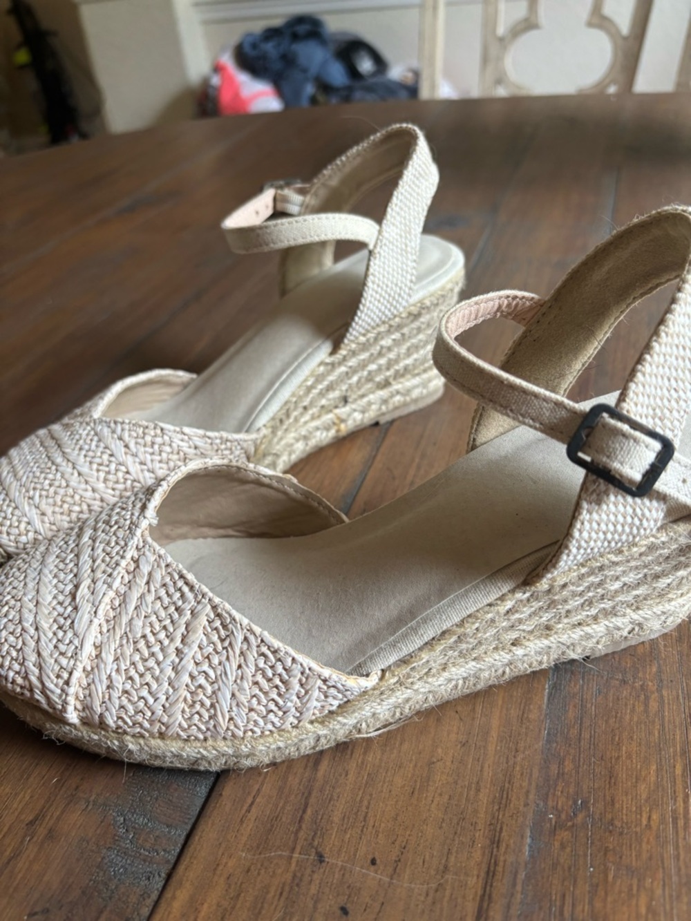 NWT women’s closed toe platform sandals - Picture 14 of 14